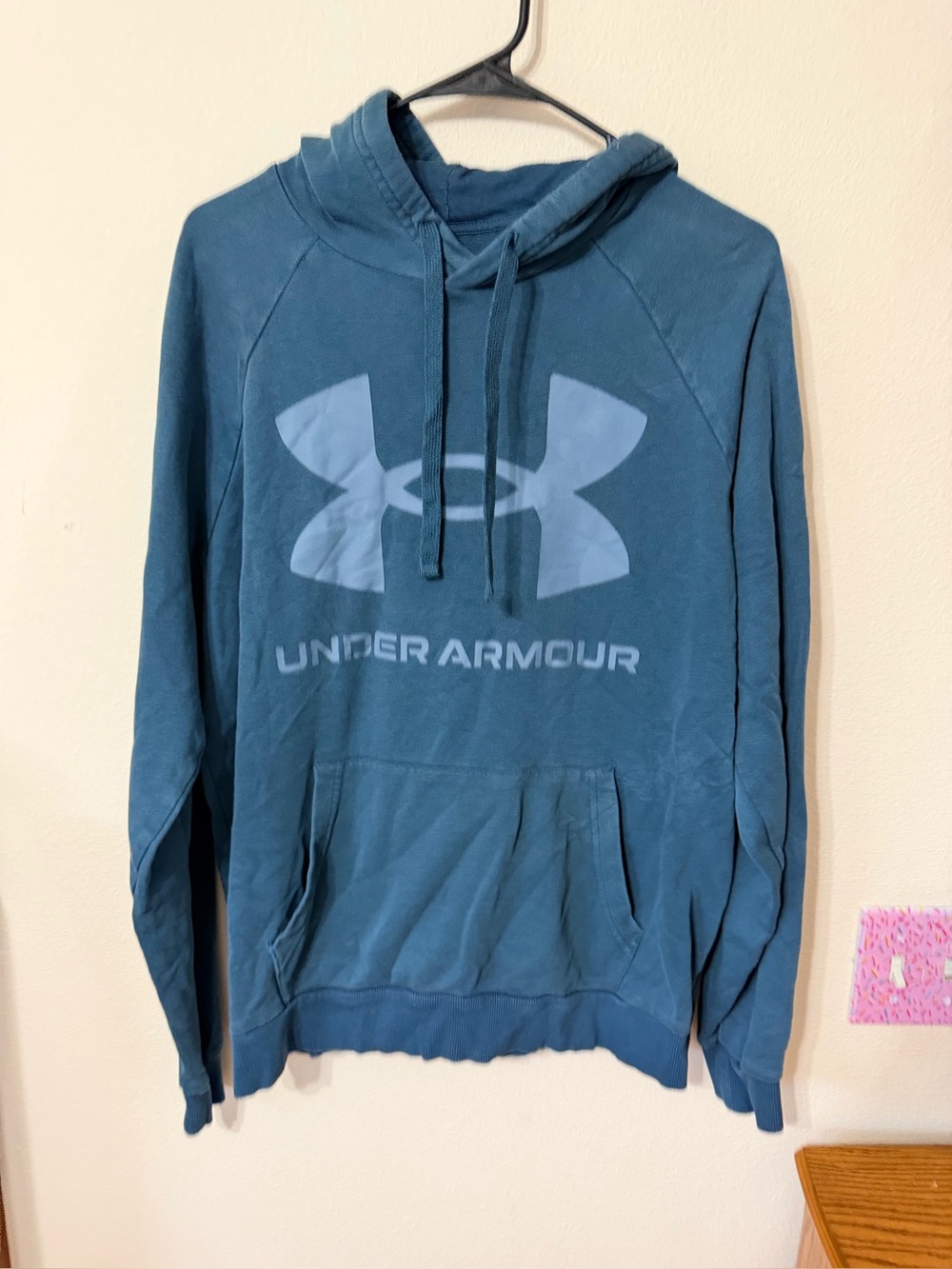 Under Armour men’s hoodie size Large